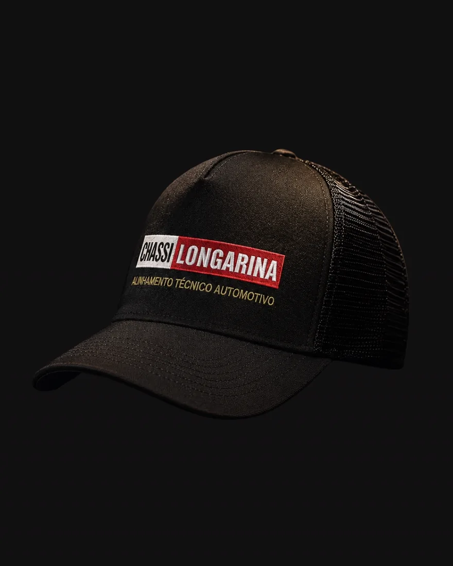 Boné trucker marrom com patch bordado da Chassi Longarina